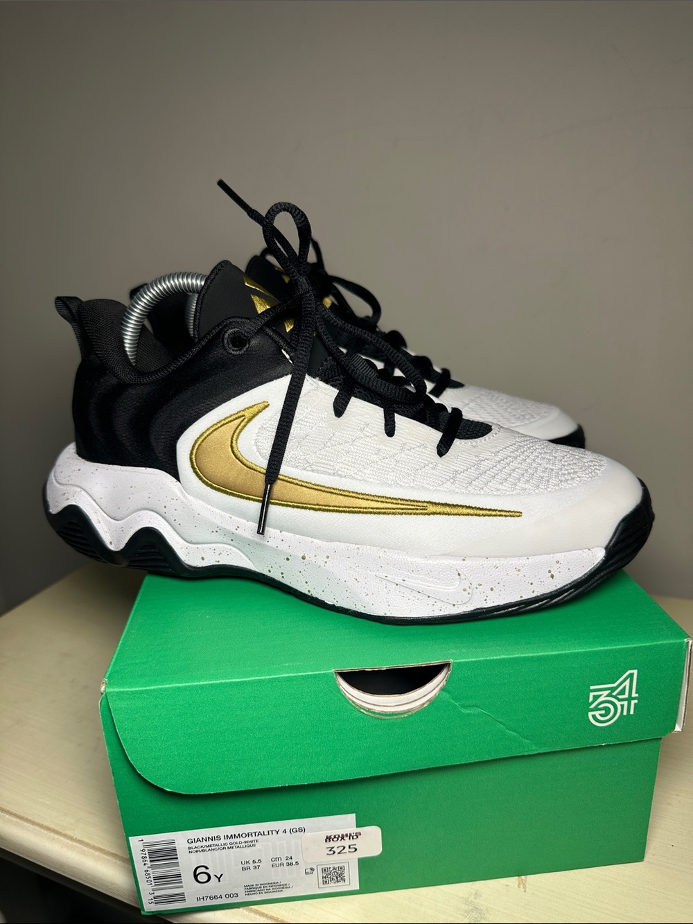 Nike Men’s Giannis Immortality 4 Basketball Shoes - White/Gold/Black